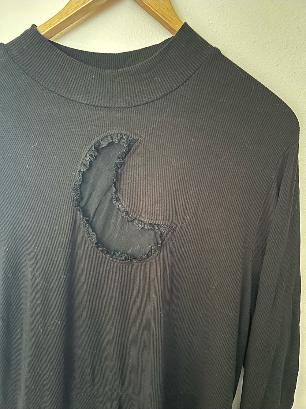 Hot Topic Black Long-Sleeve Witch Dress with Crescent Moon Cutout - Picture 5 of 6